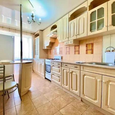 Apartpoltava: Elegant City Center Apartment Near Chestnut Alley Exterior photo