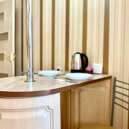 Apartpoltava: Elegant City Center Apartment Near Chestnut Alley Exterior photo