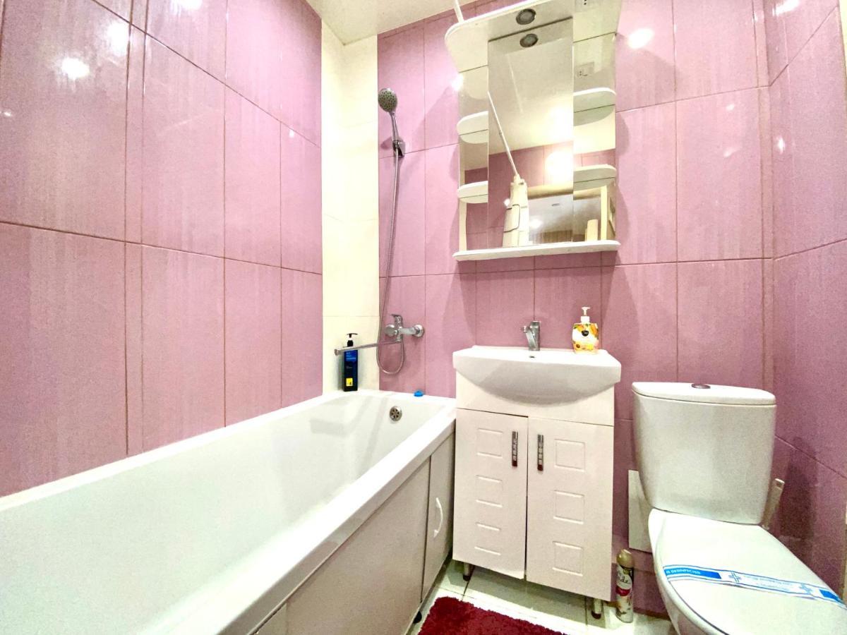 Apartpoltava: Elegant Center Near Chestnut Alley Apartment *