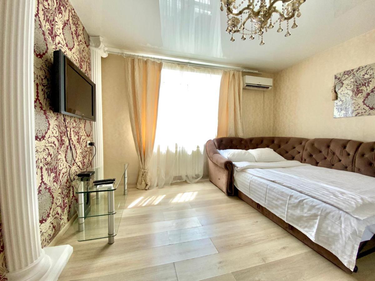 Apartpoltava: Elegant Center Near Chestnut Alley * Poltava